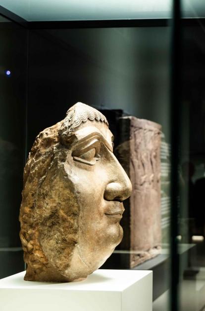 Una de las piezas expuestas en la exposición «Asurbanipal» en CaixaForum Madrid.