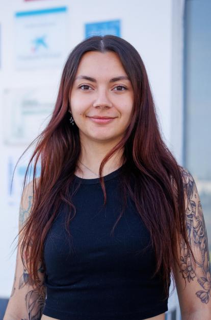 Noelia Pérez, usuaria del programa Más Empleo Joven, impulsado por la Fundación ”la Caixa” y el Fondo Social Europeo Plus. 