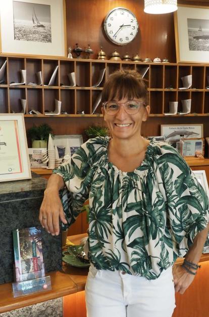 Flora Parés va començar a treballar a l'Hotel Bell Repòs com a cap de recepció l'any 2023.