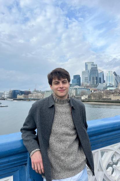Gonzalo Plaza Arriola realizará un Máster en Inteligencia Artificial aplicada a Biomedicina y Asistencia Sanitaria en la University College London.