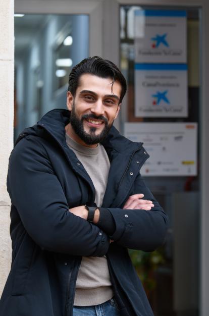 Rufo Santiago, usuario del programa Incorpora de la Fundación ”la Caixa” y responsable de una tienda de ropa en Cartagena.