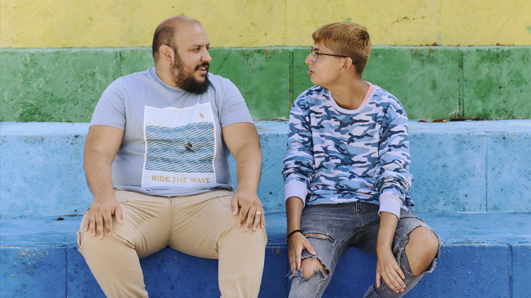 Xisco conoció a Marc en Espiral, una entidad de atención a la igualdad, la juventud y la familia que colabora con CaixaProinfancia.