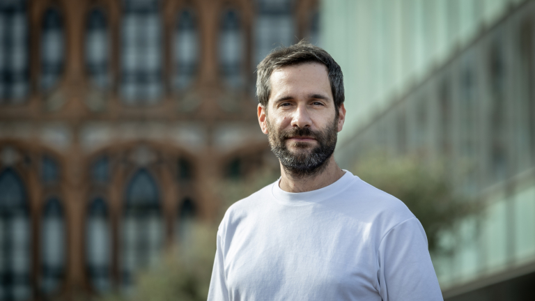 Marc Suárez-Calvet, becado de la Fundación ”la Caixa”, es neurólogo clínico en el Hospital del Mar y dirige el grupo de Neurología Traslacional y Biomarcadores en el Barcelonaβeta Brain Research Center.