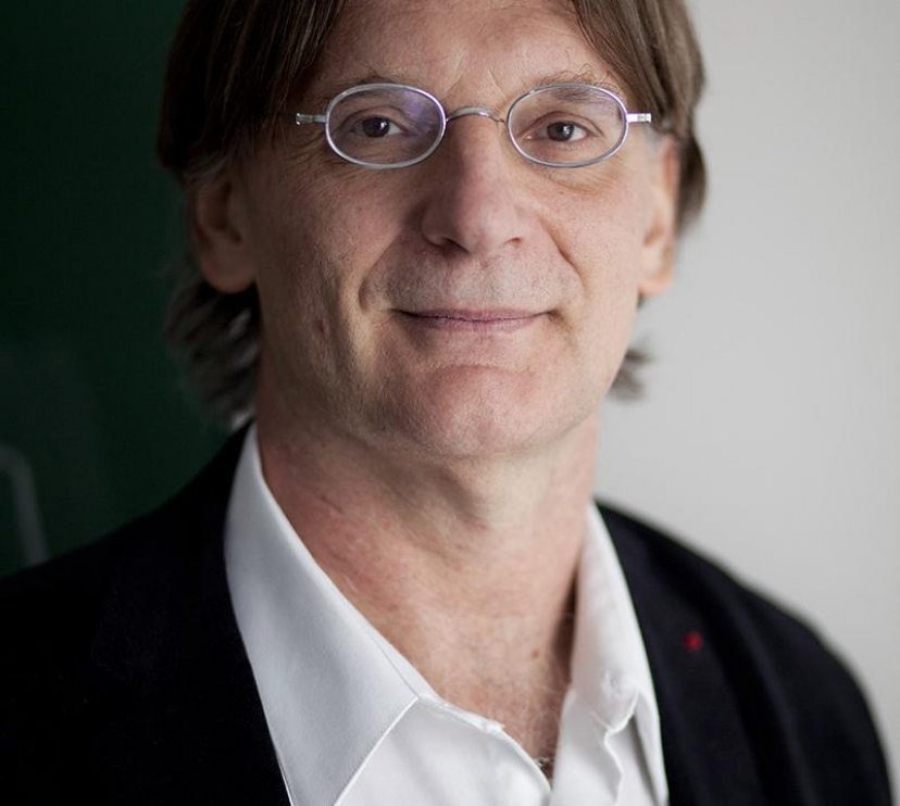 Doctor en matemáticas y premiado varias veces por su trabajo, Pierre-Louis nos hablará del importante papel que tendrán la matemáticas en nuestro futuro. 