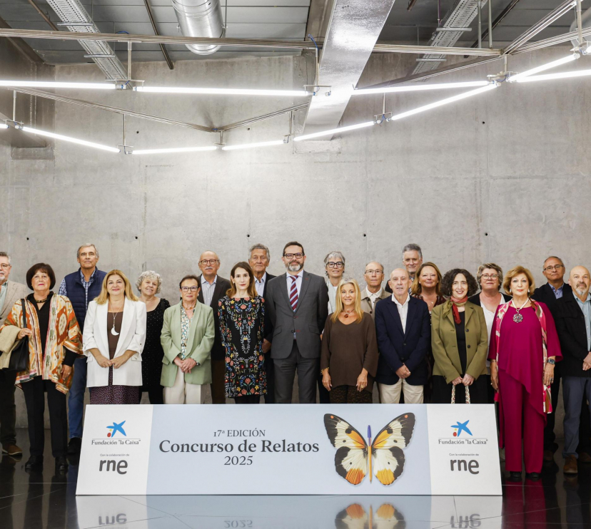 Foto de família amb els guanyadors del certamen.