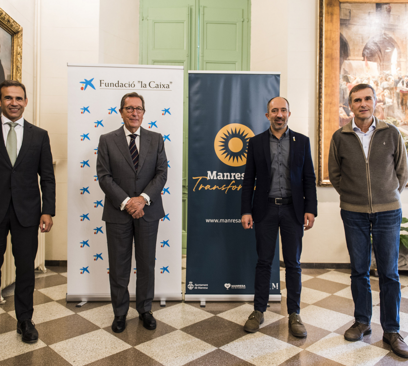 De izquierda a derecha: el director territorial de Cataluña de CaixaBank, Jaume Masana; el director general de la Fundación ”la Caixa”, Antoni Vila; el alcalde de Manresa, Marc Aloy, y el concejal de Turismo y Proyección de la Ciudad, Joan Calmet.
