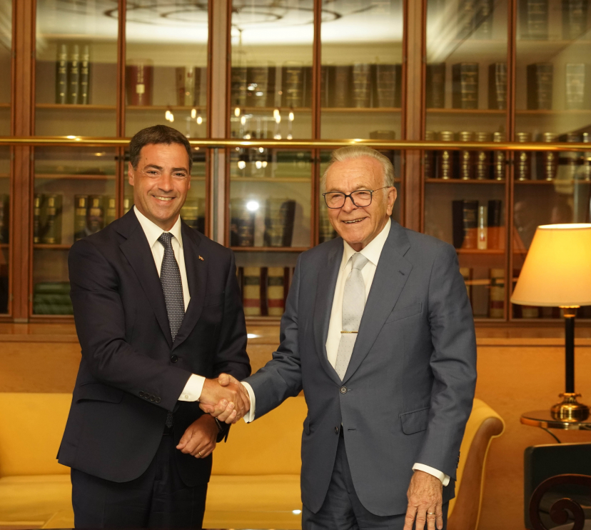 El lehendakari del Gobierno Vasco, Imanol Pradales, y el presidente de la Fundación ”la Caixa”, Isidro Fainé.